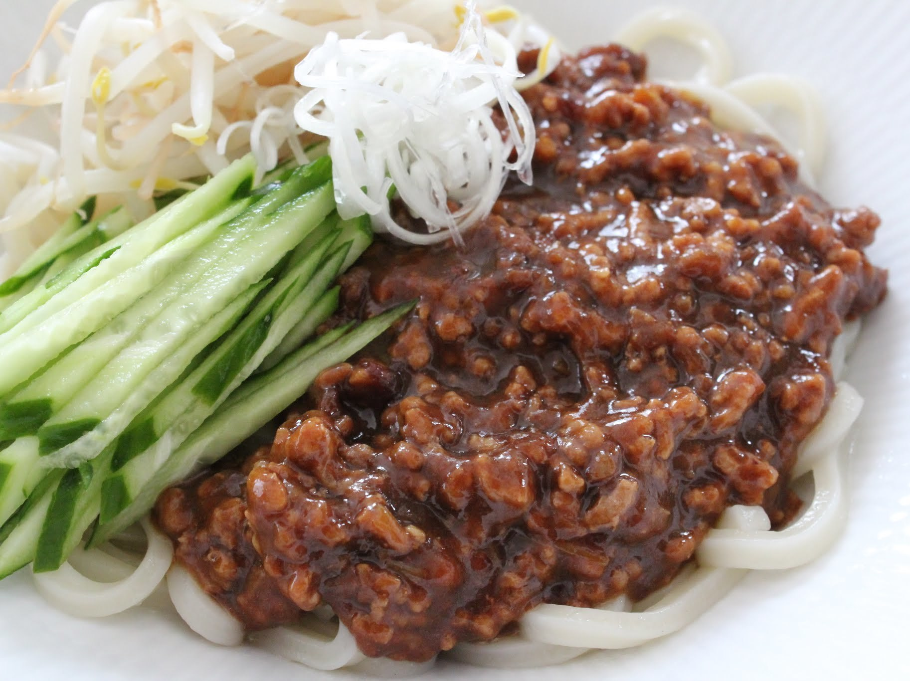 ジャージャー麺
